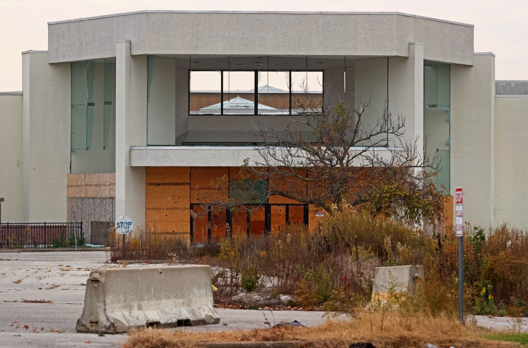 Jamestown Mall "a significant maintenance problem"